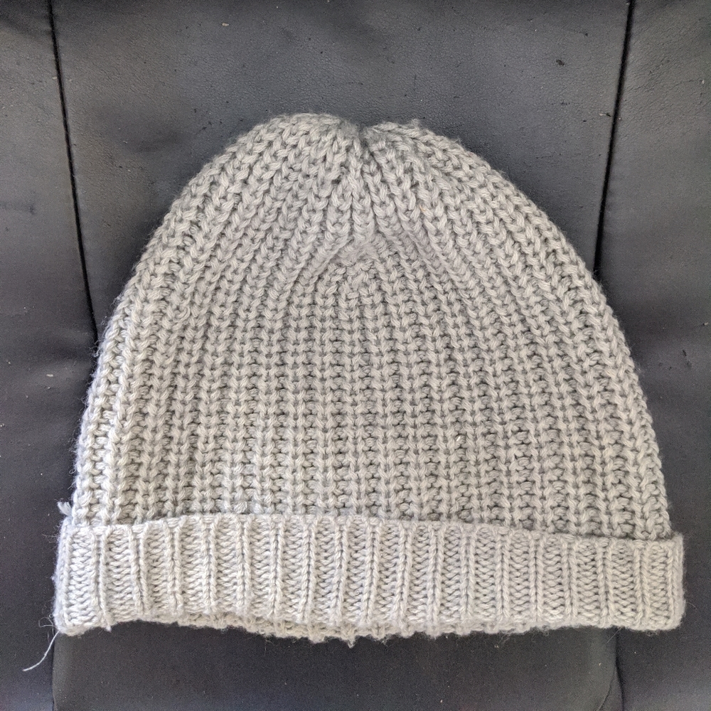 Grey wool toque